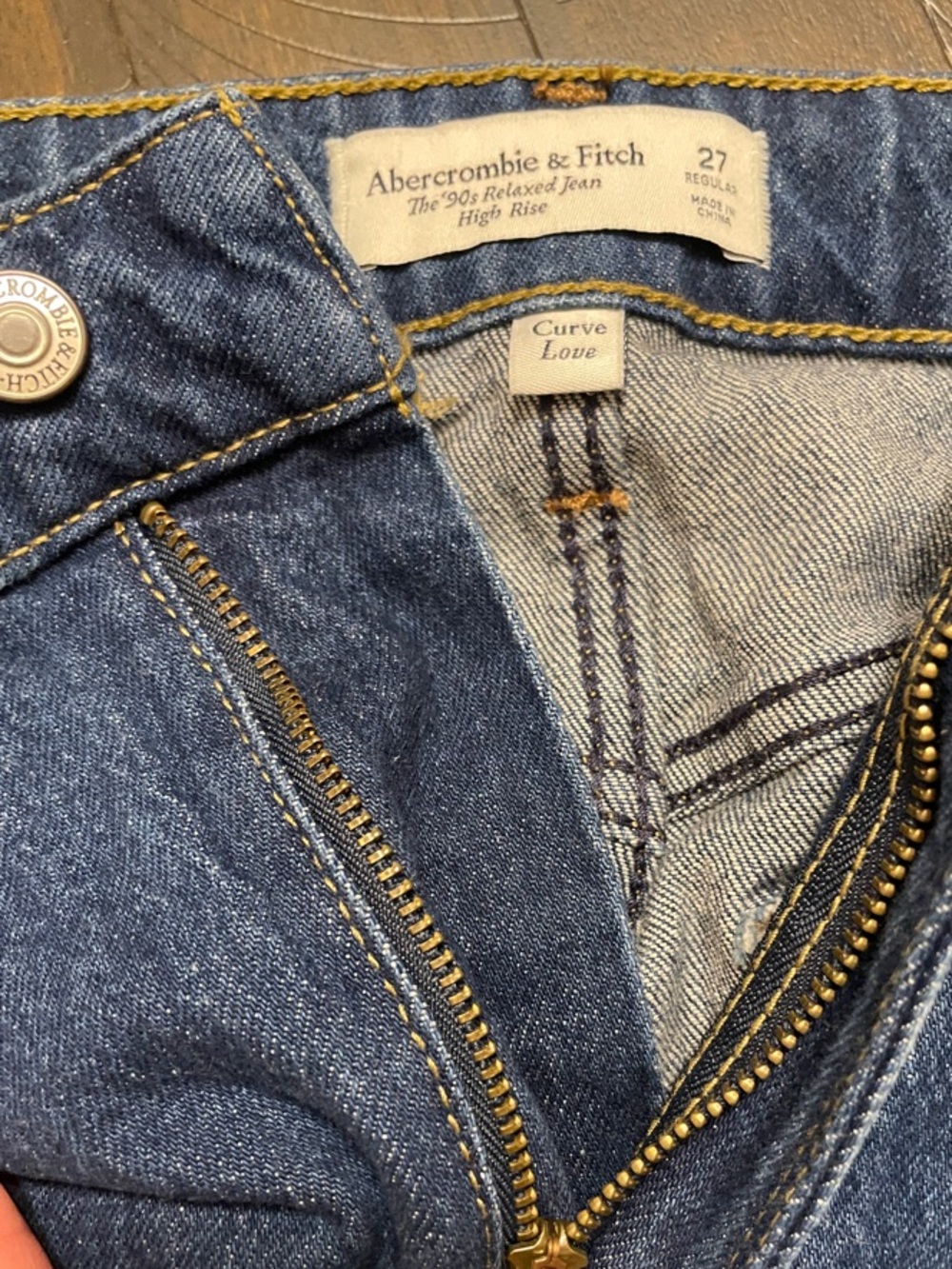 Abercrombie & Fitch 90s Relaxed High Rise Jeans Curve Love Size 27 - Picture 9 of 9